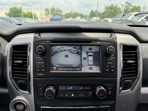 Used 2016 Nissan Titan PRO-4X w/ Pro-4x Convenience Package AWD/4WD image 40