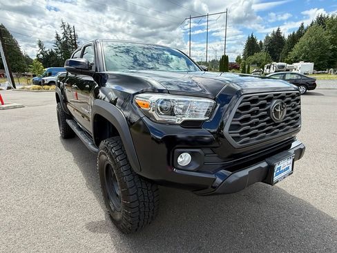 Used 2021 Toyota Tacoma TRD Off-Road AWD/4WD image 9