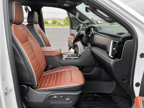 Used 2025 GMC Sierra 3500 Denali Ultimate image 27