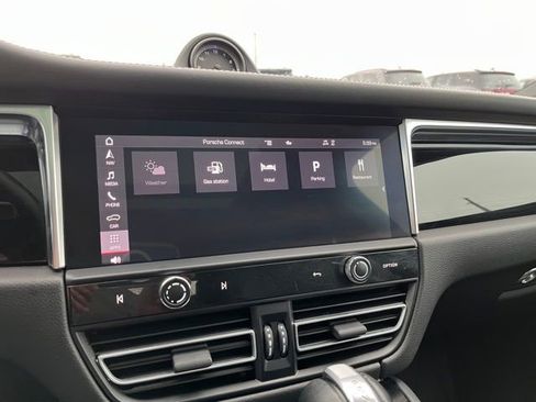 Used 2023 Porsche Macan w/ Premium Package Plus image 40