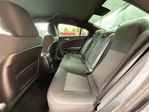 Used 2019 Dodge Charger SXT w/ Blacktop Package AWD/4WD image 18