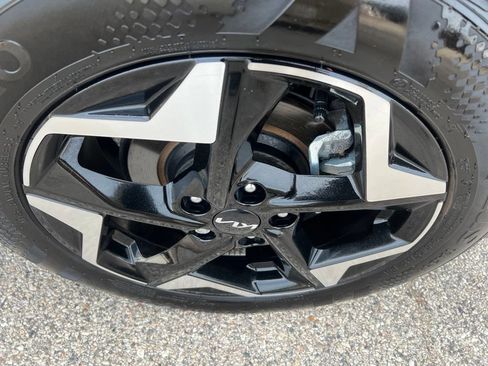 Certified 2025 Kia Seltos EX w/ EX Sunroof Package AWD/4WD image 48