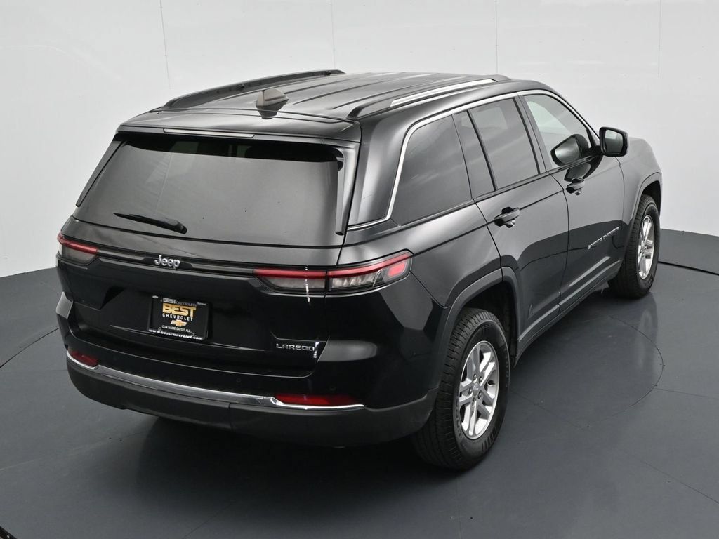 Used 2023 Jeep Grand Cherokee Laredo RWD image 24