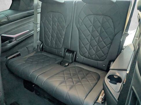 Used 2025 BMW X7 xDrive40i w/ M Sport Package image 20
