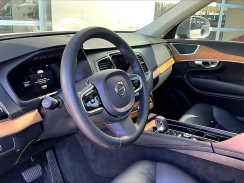 Used 2024 Volvo XC90 B6 Plus image 14