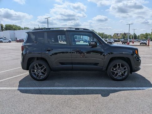 Used 2019 Jeep Renegade Limited w/ Quick Order Package 22P AWD/4WD image 4