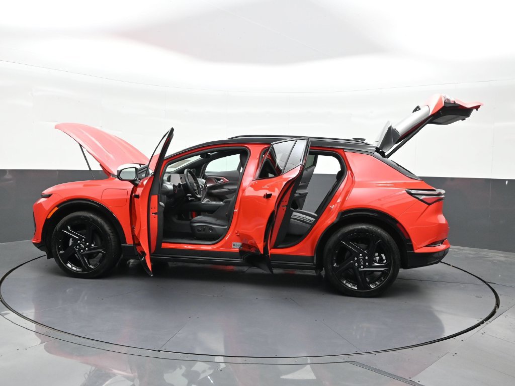Used 2026 Chevrolet Equinox EV RS FWD image 34