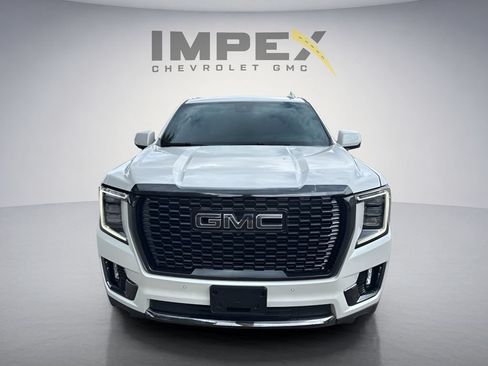 Used 2023 GMC Yukon XL Denali Ultimate w/ LPO, Floor Liner Package AWD/4WD image 8
