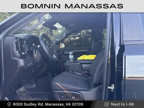 Used 2022 Chevrolet Silverado 1500 LT AWD/4WD image 2