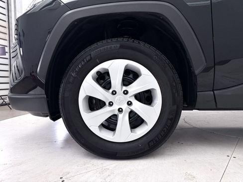 Used 2025 Toyota RAV4 LE AWD/4WD image 14