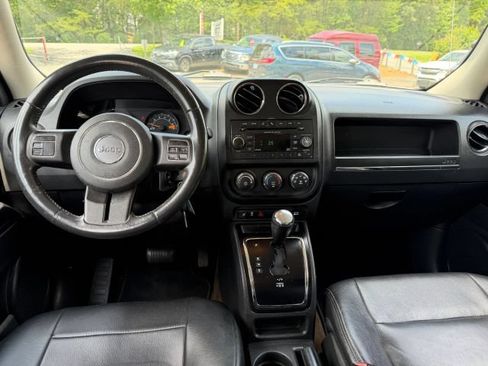 Used 2014 Jeep Patriot High Altitude FWD image 11
