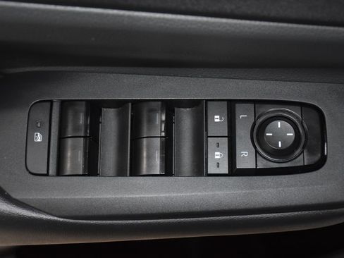 Used 2024 Toyota Prius LE image 22