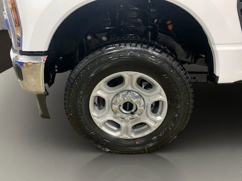 New 2026 Ford F350 XLT w/ XLT Premium Package AWD/4WD image 15