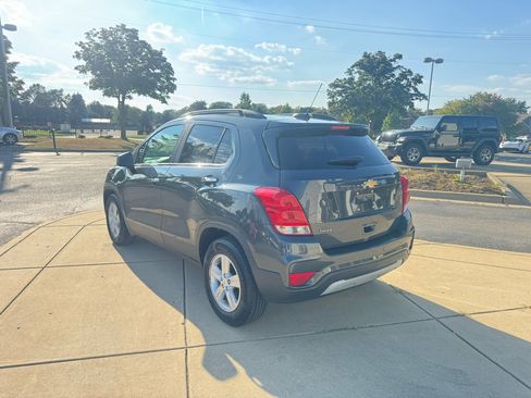 Used 2017 Chevrolet Trax LT w/ LT Convenience Package image 7