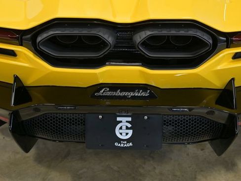Used 2024 Lamborghini Revuelto AWD/4WD image 12