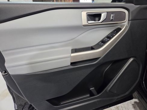 Used 2023 Ford Explorer XLT w/ Equipment Group 202A image 10