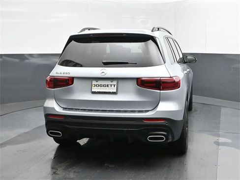 New 2024 Mercedes-Benz GLB 250 image 11