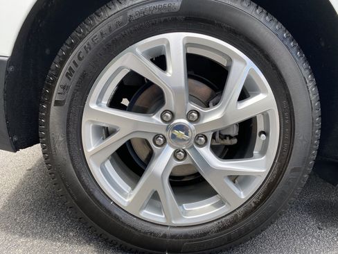 Used 2019 Chevrolet Equinox LT FWD image 38