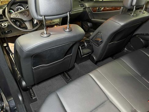 Used 2011 Mercedes-Benz C 300 4MATIC Sedan image 19