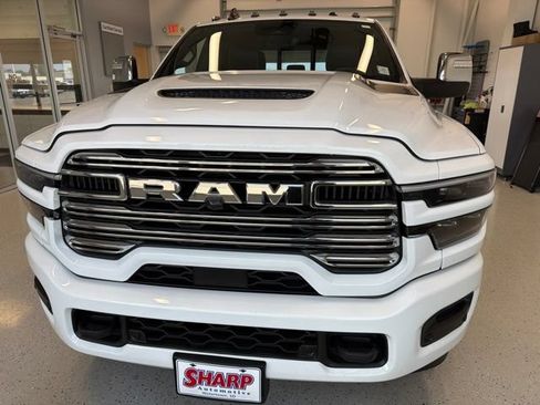 Used 2025 RAM 3500 Laramie w/ Max Tow Package AWD/4WD image 5