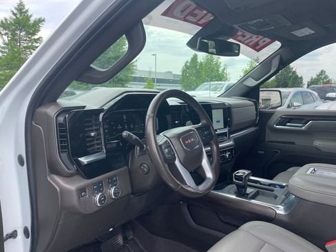 Used 2022 GMC Sierra 1500 SLT w/ SLT Premium Plus Package AWD/4WD image 9