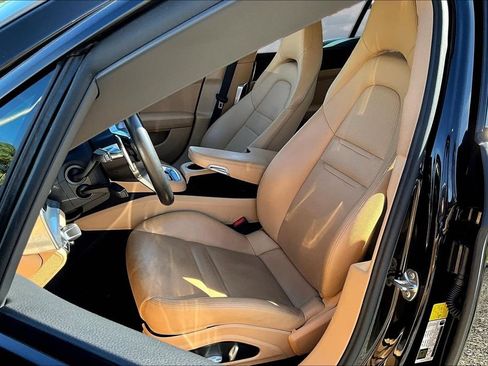 Used 2019 Porsche Panamera RWD image 20