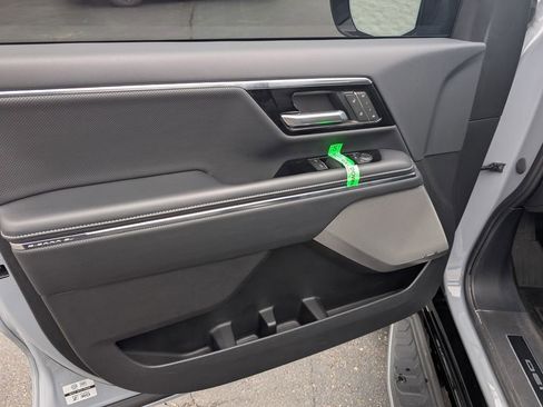 Used 2025 GMC Sierra EV Denali image 14