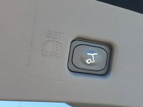 Used 2023 Lincoln Nautilus Reserve AWD/4WD image 31