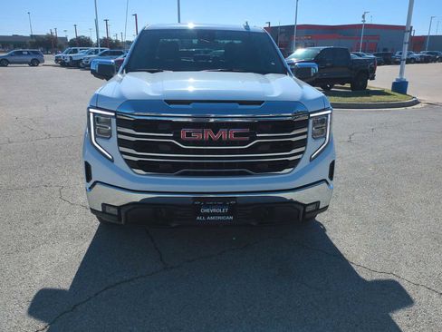 Used 2025 GMC Sierra 1500 SLT image 3