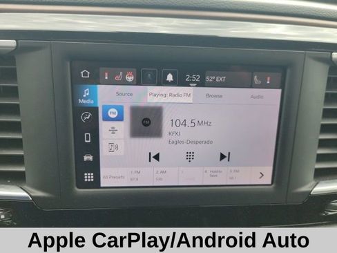 Used 2023 Chrysler Voyager LX image 10