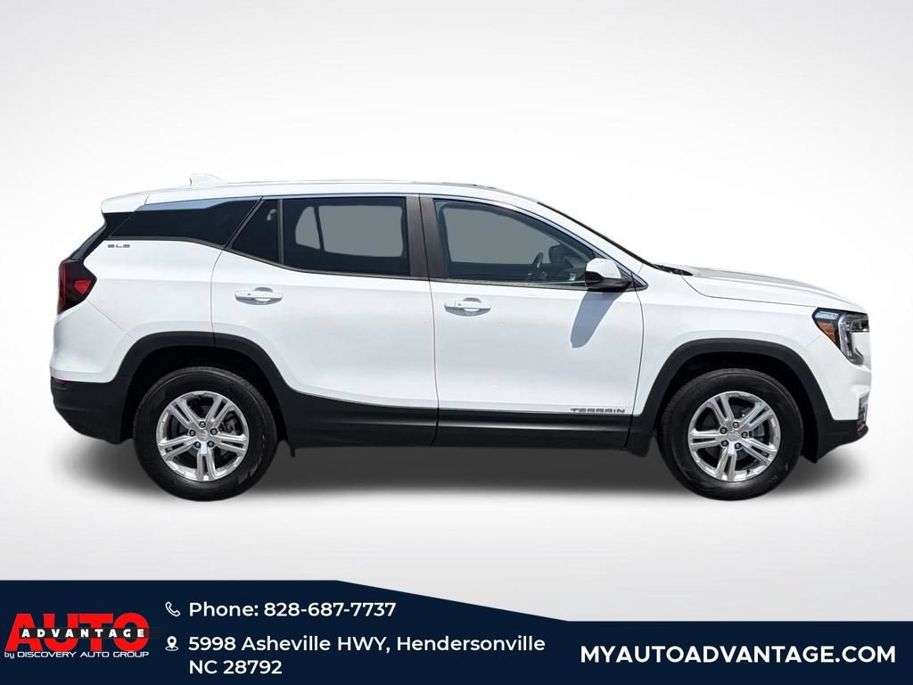 Used 2024 GMC Terrain SLE AWD/4WD image 2