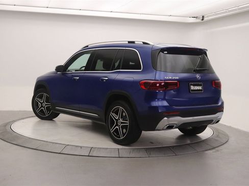 New 2026 Mercedes-Benz GLB 250 image 2