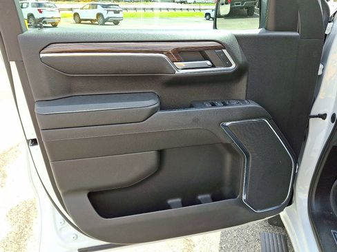 Used 2023 Chevrolet Silverado 1500 LT AWD/4WD image 12