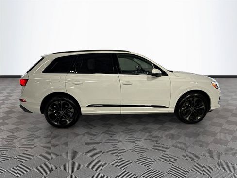 Certified 2025 Audi Q7 3.0T Premium Plus w/ Premium Plus Package AWD/4WD image 8