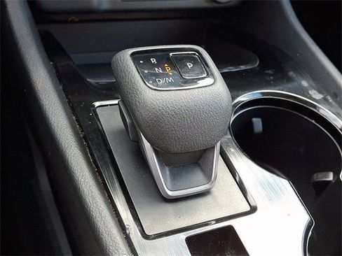 Used 2023 Nissan Rogue SV image 14