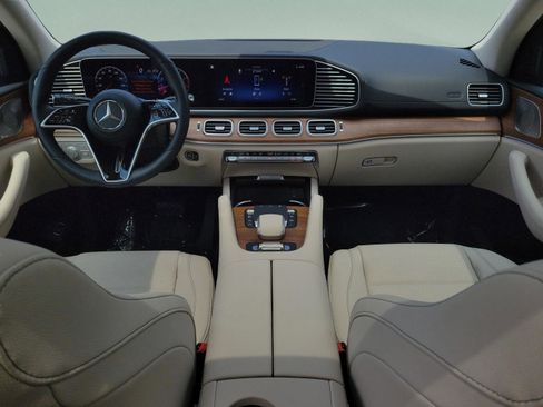 Certified 2026 Mercedes-Benz GLS 450 4MATIC image 17