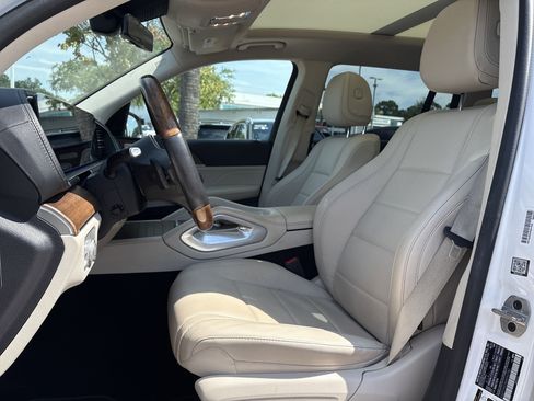 Used 2022 Mercedes-Benz GLS 450 4MATIC image 16