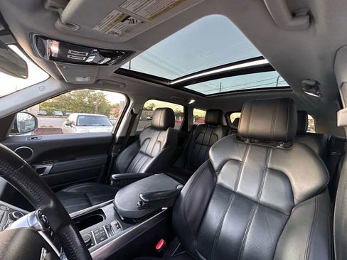 Used 2014 Land Rover Range Rover Sport SE image 19