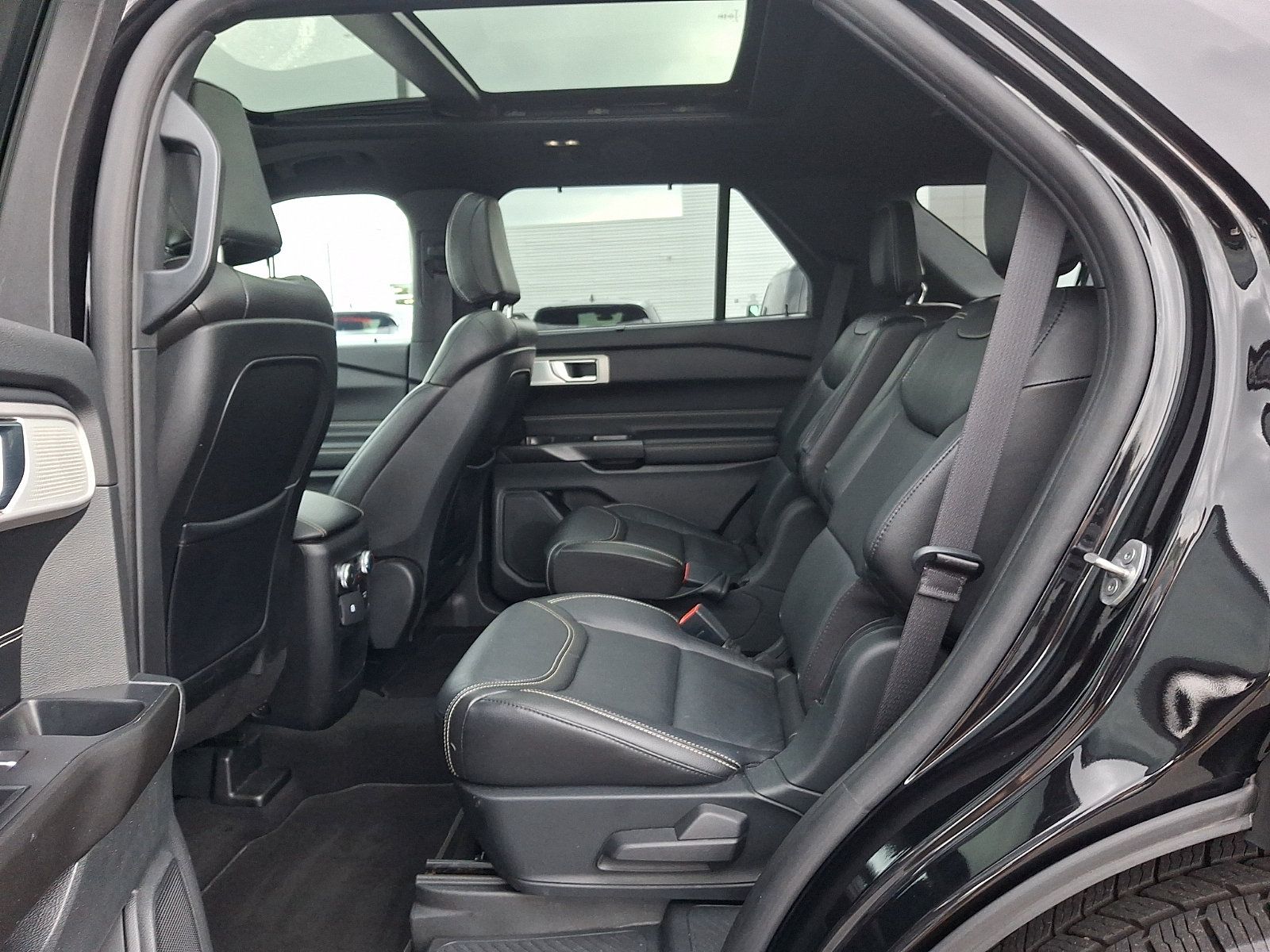 Used 2020 Ford Explorer ST w/ Premium Technology Package AWD/4WD image 10