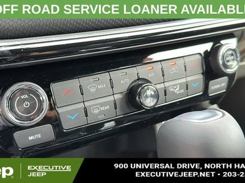 Used 2025 Jeep Compass Limited w/ Sun & Sound Group AWD/4WD image 16