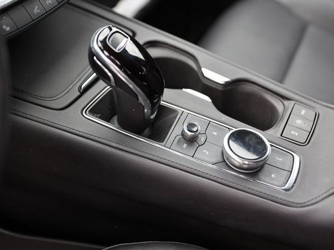 Used 2022 Cadillac XT4 Sport w/ Enhanced Visibility Package image 11