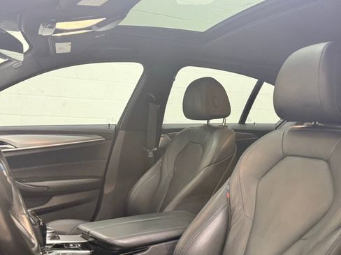 Used 2020 BMW 530e w/ M Sport Package image 28