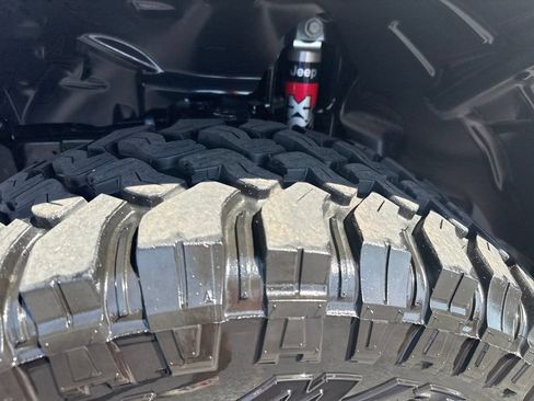 Used 2022 Jeep Gladiator Rubicon w/ LED Lighting Group AWD/4WD image 40