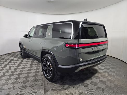 Used 2022 Rivian R1S Launch Edition image 3