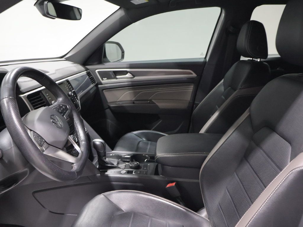 Used 2022 Volkswagen Atlas Cross Sport SEL R-Line AWD/4WD image 6