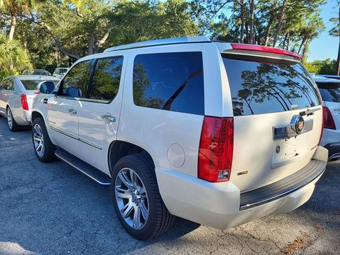 Used 2012 Cadillac Escalade Luxury image 6