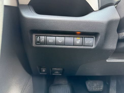 Used 2020 Toyota RAV4 XLE w/ Convenience Package image 31