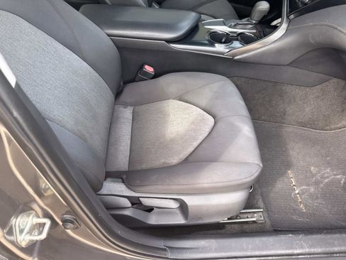 Used 2019 Toyota Camry SE image 11