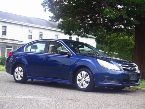 Used 2011 Subaru Legacy 2.5i AWD/4WD image 6
