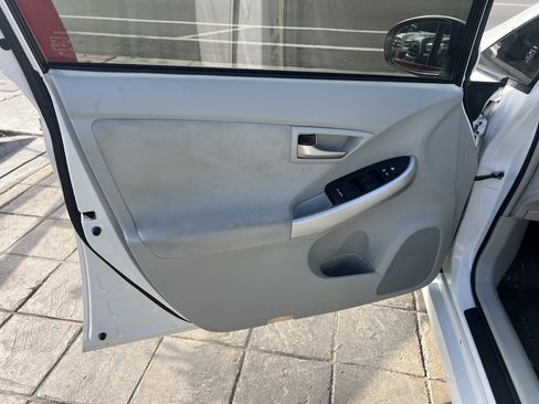 Used 2013 Toyota Prius Two image 12